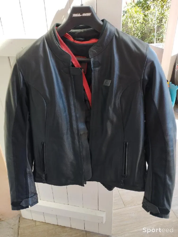 Blouson de moto  d'occasion Ajouté le : 02/09/2022