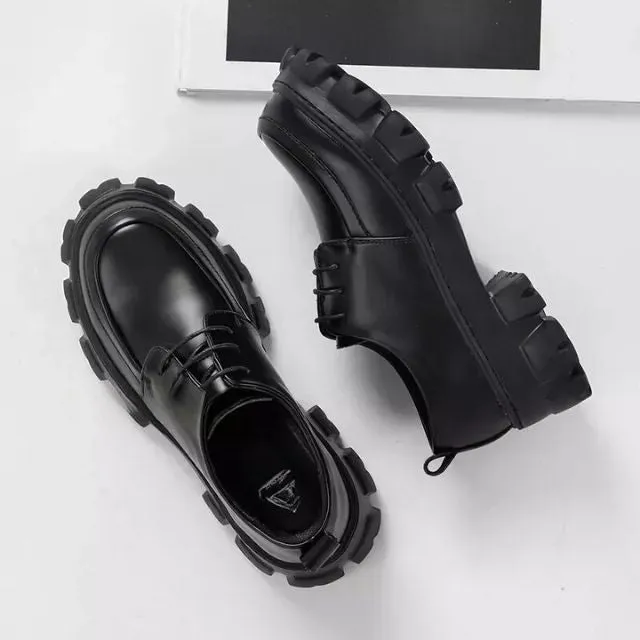 Chaussures derby modernes en cuir