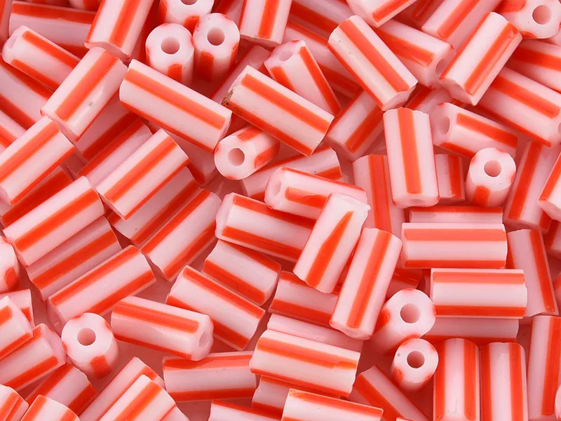 Craquez pour 10 g de perles tubes bugles 8 mm couleur à rayures rouges