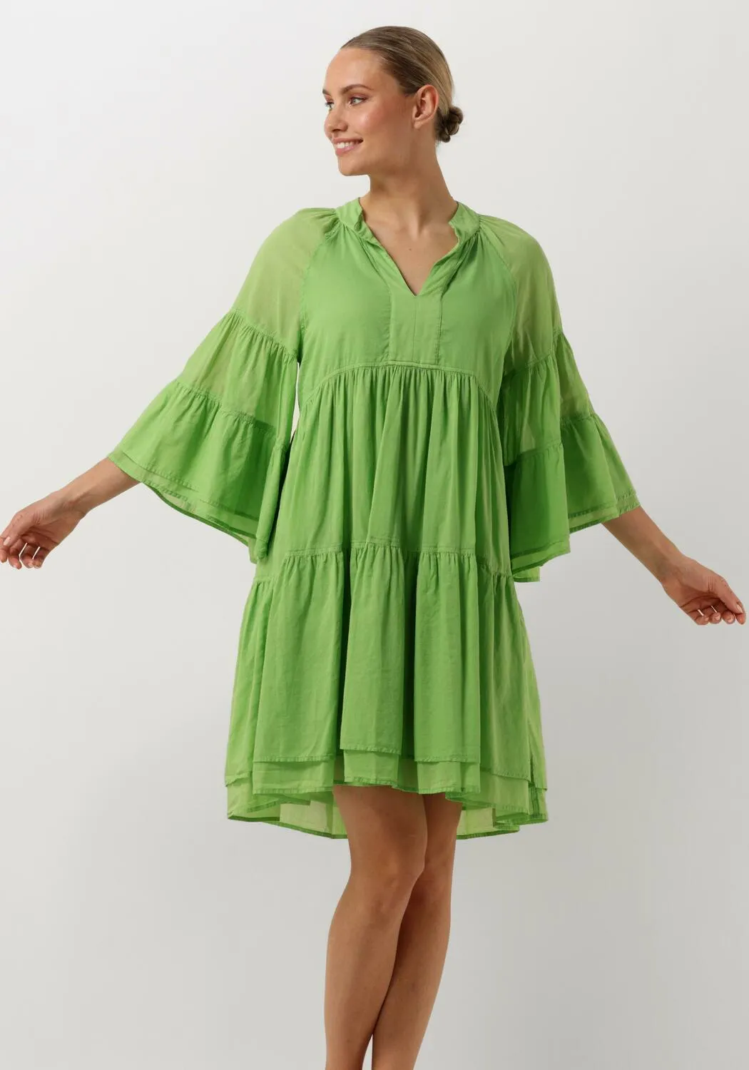 nema mini robe ruza en vert