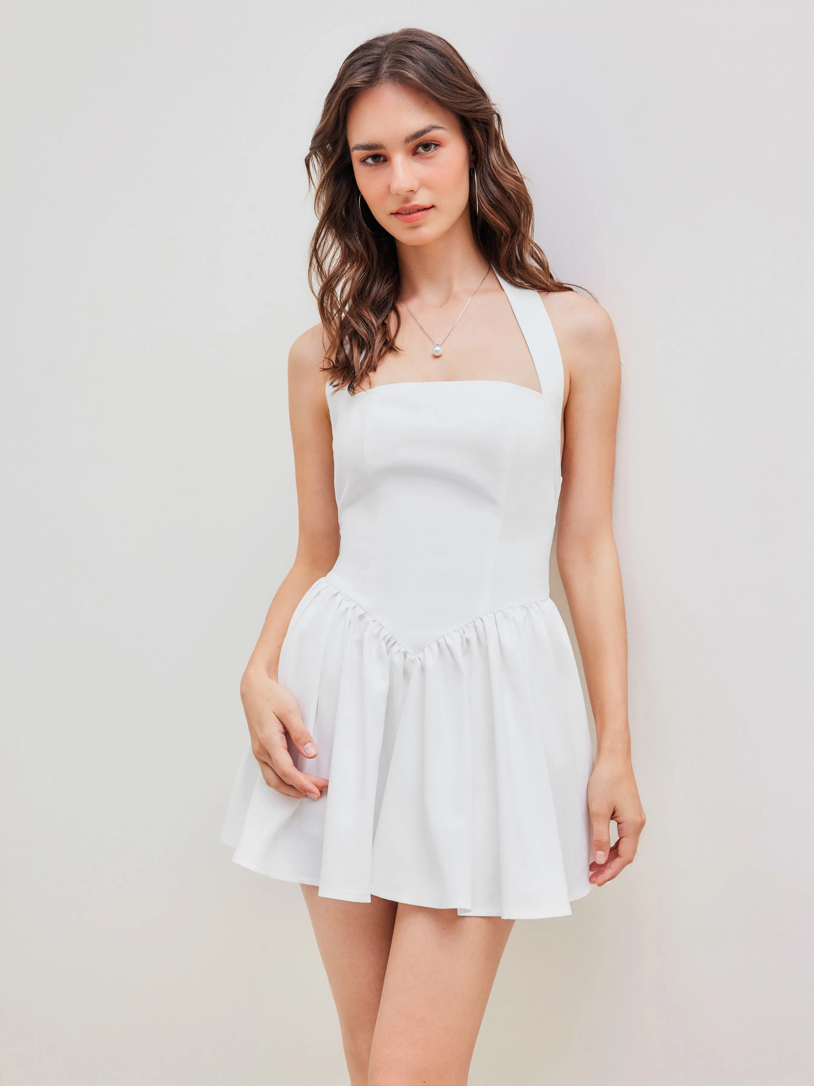 Robe mini à volants unie à col halter
