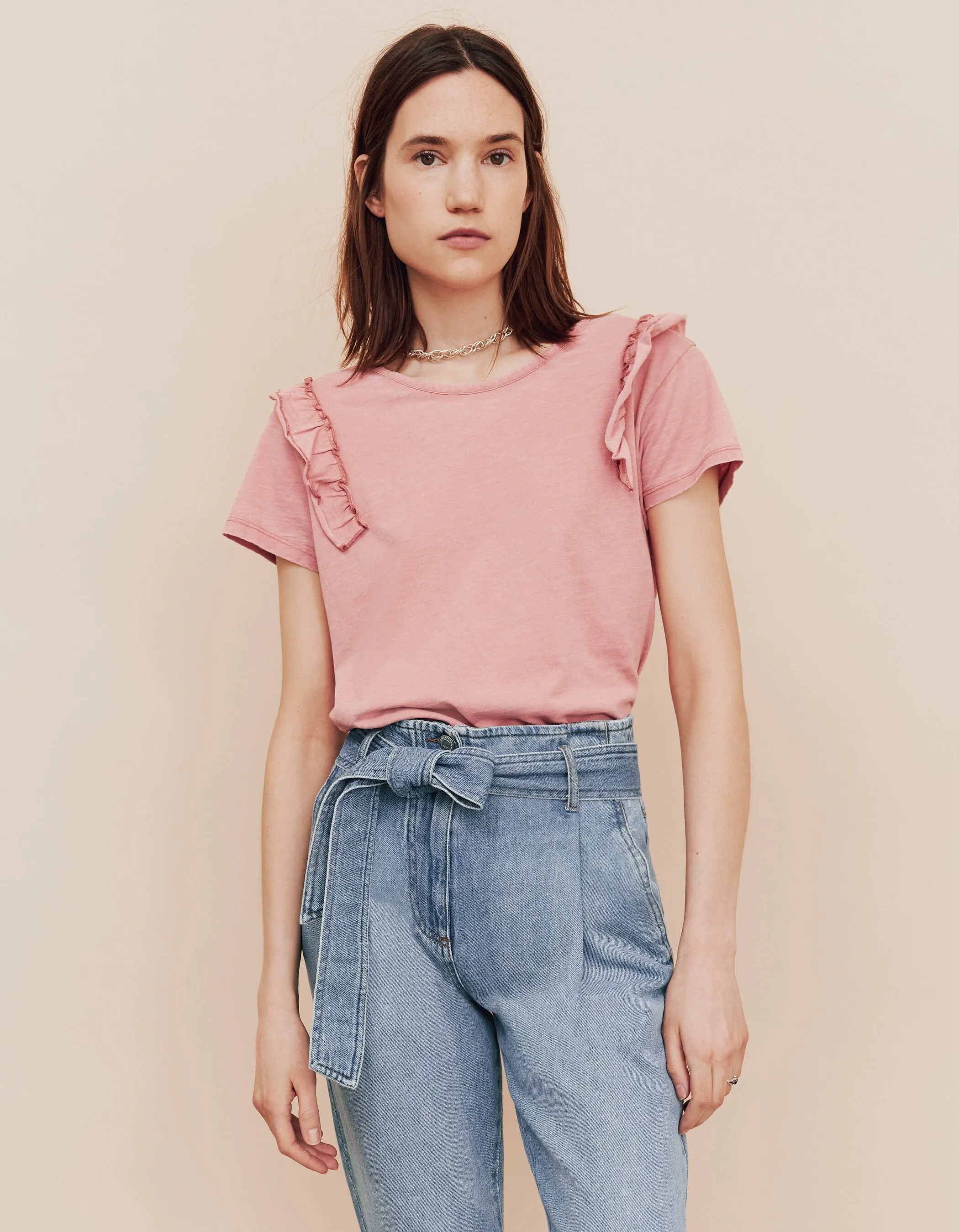 Tee-shirt rose devant dos épaules volantées femme